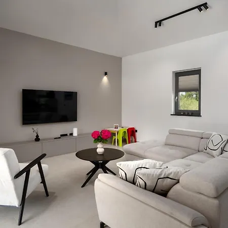 Artes By Briskva Villa *